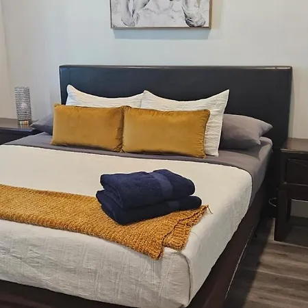 1 Bedroom, Big Spacious Condo Near Lax Beaches